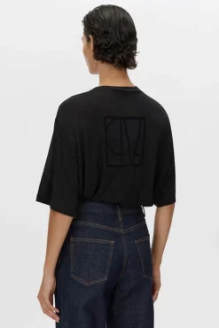 ASTRANTIA TEE (BLACK)