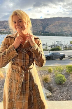 BRENTWOOD TRENCH COAT (CAMEL CHECK)