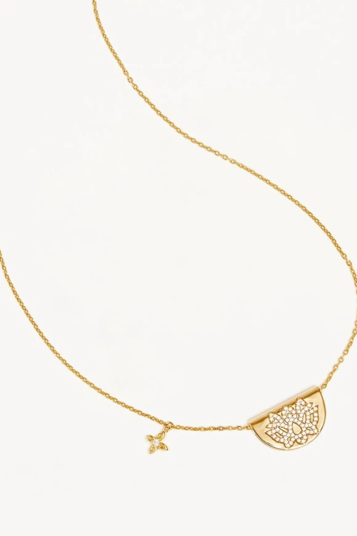 LIVE IN LIGHT LOTUS NECKLACE (18K GOLD VERMEIL)