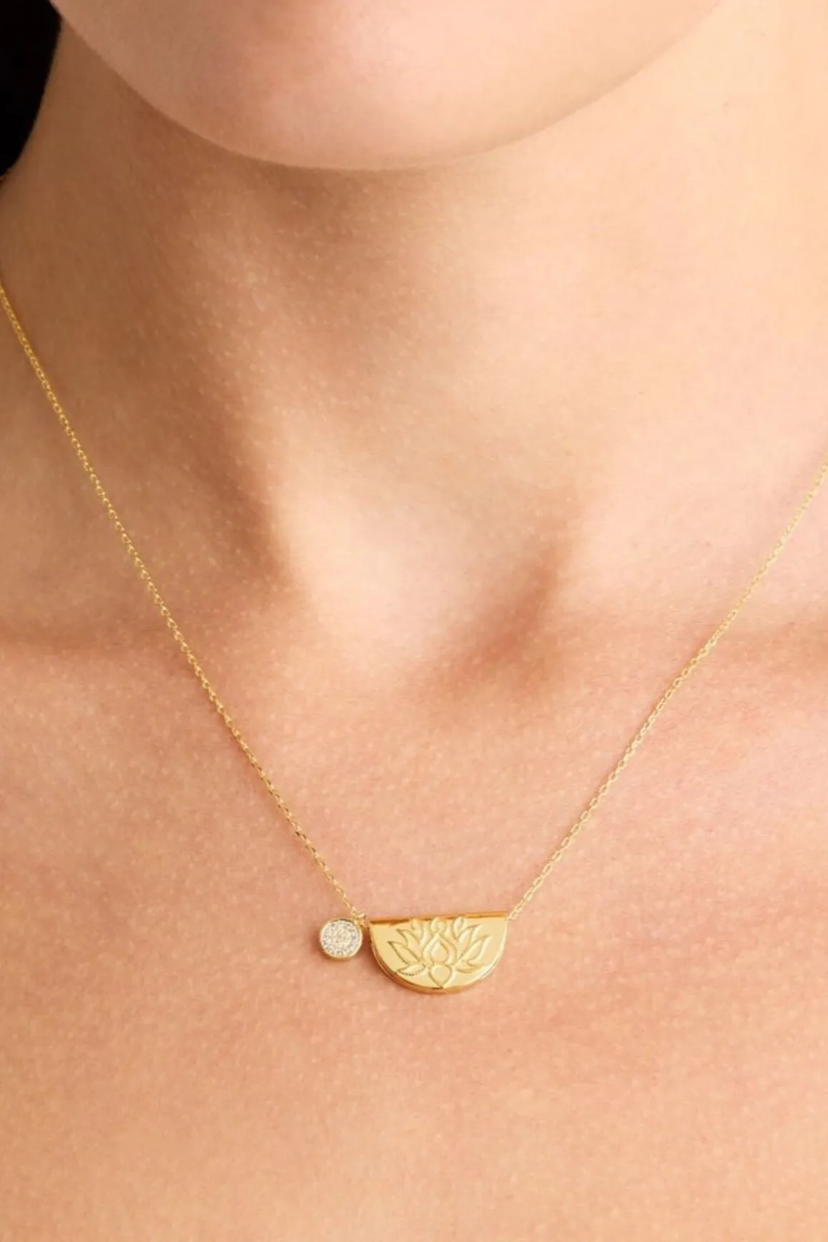 LUCKY LOTUS NECKLACE (18K GOLD VERMEIL)