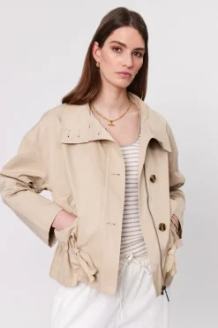 OLYMPUS SHORT TRENCH (CAMEL)