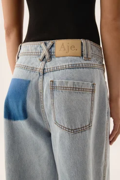 OUTLAND JEANS (LIGHT WASH DENIM)