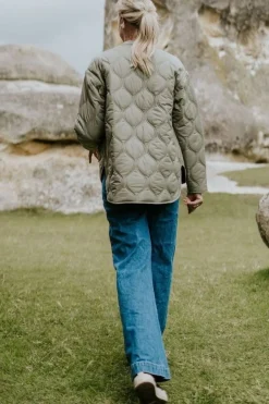 TALEI QUILT BOMBER (GREEN TEA)