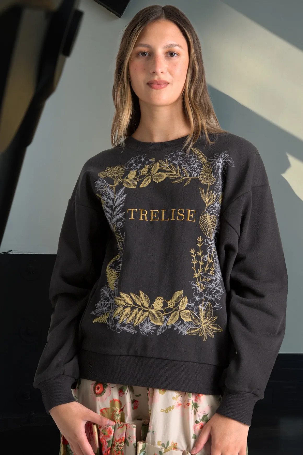 WREATH MY MIND SWEATSHIRT (BLACK/BRONZE)